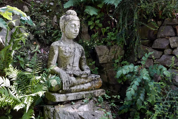 Άγαλμα Του Βούδα Στο Δημόσιο Πάρκο Scherrer Morcote Ελβετία — Φωτογραφία Αρχείου