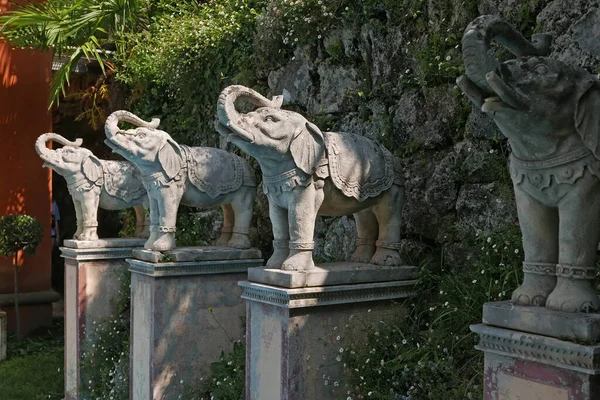 Sculture Elefanti Nel Parco Scherrer Morcote Svizzera — Foto Stock