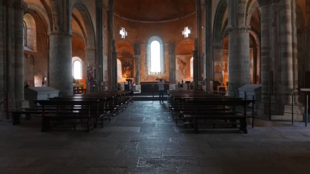 Avigliana Itália Junho 2023 Interior Igreja Mosteiro Sacra San Michele — Vídeo de Stock