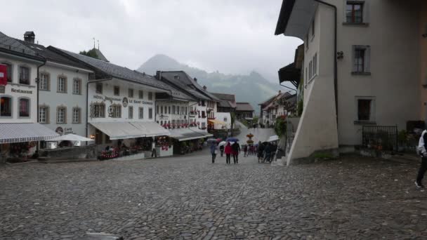 Gruyeres Switzerland Sierpień 2023 Ludzie Średniowiecznym Mieście Gruyeres Fryburg — Wideo stockowe