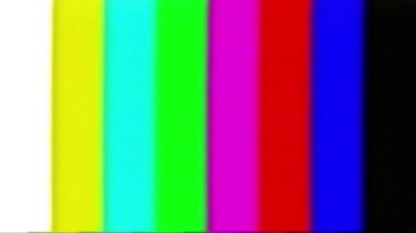 gürültülü renk çubukları eski TV ekranında döngü yapar