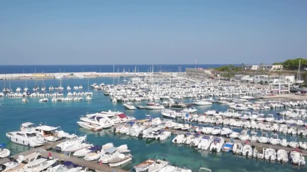 Otranto Italy Οκτωβριου 2023 Σκάφη Στο Λιμάνι Κατά Μήκος Της — Αρχείο Βίντεο