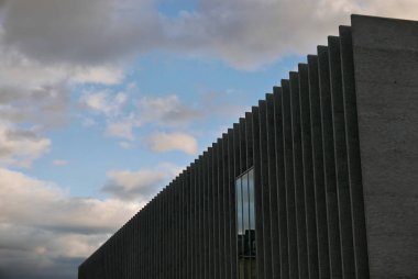 LAUSANNE, SWitzERLAND - 3 Ocak 2024: Yeni Cantonal des Beaux-Arts Müzesi, çağdaş sanata adanmış yeni bir bölgenin merkezi.