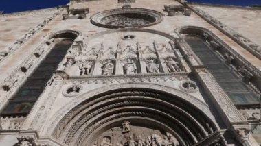 Como, İtalya, Katedral Cephesi