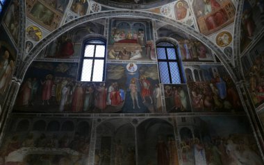 PADUA, İTALYA 2 Mart 2024: Katedral Baptistery, Eski ve Yeni Ahit başyapıtlarından esinlenilen freskler Giusto de 'Menabuoi