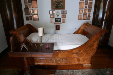 VALSOLDA, İtalya - 24 Mart 2024: İtalyan yazar ve şair Antonio Fogazzaro 'nun yatak odası (1842 - 1911 )