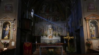 VALSOLDA, İtalya - 24 Mart 2024: San Martino XVII. Yüzyıl Freskleri Kilisesi Paolo Pagani 'nin mahzeninde