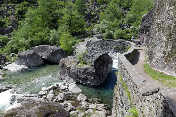 stock image Roman bridge over the Bavona River near Fontana, Ticino, Switzerland