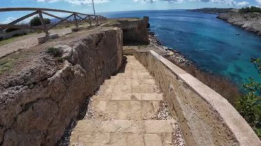 PORTO MIGGiANO, İTALYA, Porto Miggiano Plajı 100 Basamaklı Plaj olarak da bilinir.