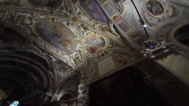 ORSELINA, SWitness ZERLAND - 4 HAZİRAN 2025: Madonna del Sasso Kilisesinin Barok İçi