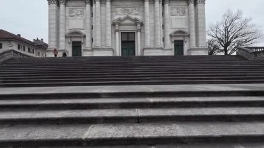 SOLOTHURN, SWitness ZERLAND - 22 Şubat 2025: Ulusal öneme sahip St. Ursus Barok Katedrali