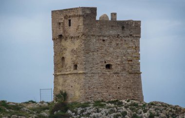Torre Palane, İtalya 'nın Tircase kentindeki Adriyatik kıyısındaki eski gözlem kulesi.