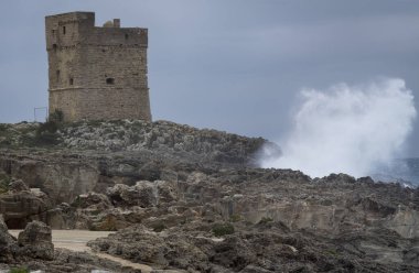 Torre Palane, İtalya 'nın Tircase kentindeki Adriyatik kıyısındaki eski gözlem kulesi.