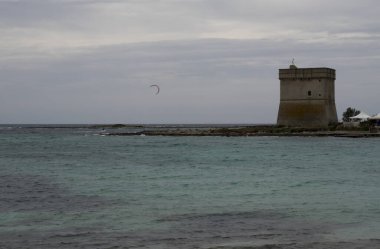  Porto Sezero yakınlarındaki İtalyan Plajı Apulia bölgesinde bir kasaba