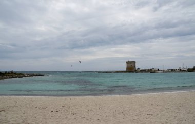 Porto Sezero yakınlarındaki İtalyan Plajı Apulia bölgesinde bir kasaba