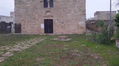 Patu, İtalya, Vaftizci John Kilisesi dış görünüşü