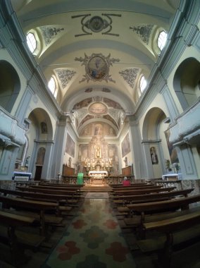 INTRAGNA, SWitness ZERLAND - 24 Temmuz 2025: Saint Gotthard Kilisesi İçişleri