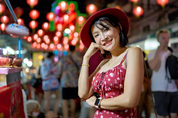 Тайская Женщина Ночном Рынке Yaowarat Китай Город Бангкок Время Китайского — стоковое фото