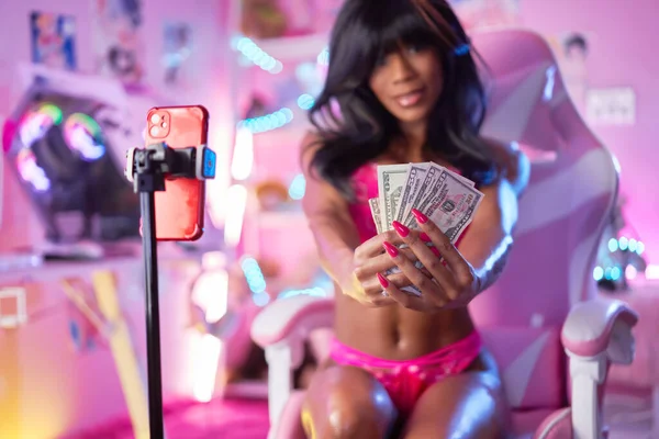 Sexy African American Woman Holding Cash Earnings Pink Gaming Themed — Stock Photo, Image