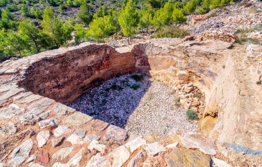 Lavrion Antik Gümüş Madenleri 'nin tarihi manzarası. Yunanistan.