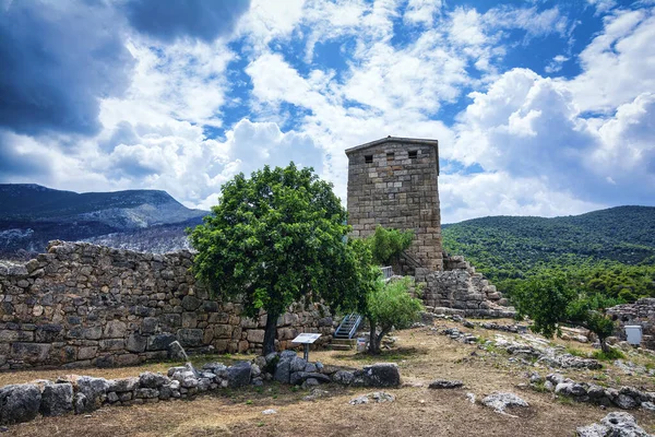 Una Torre Totalmente Restaurada Antigua Siglo Fortaleza Aigosthena Ática Grecia — Foto de Stock