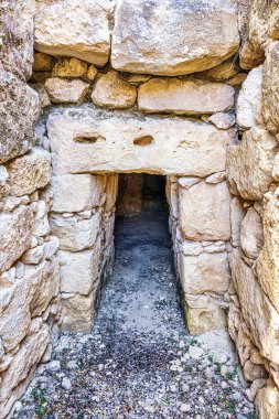 Achladia Minoan Tholos Mezarı Maronia 'nın yanında ve Yunanistan' ın Girit kentinde yer almaktadır.