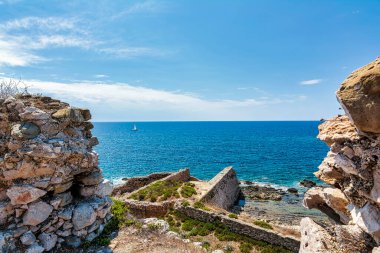 Mora, Messenia, Yunanistan 'daki Venedik Methoni Kalesi' nden deniz manzarası.