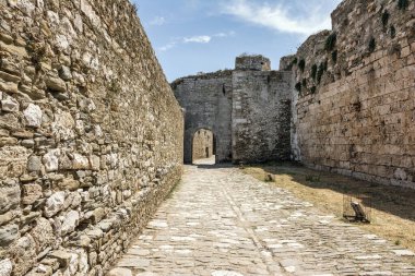 Methoni Kalesi 'nin ana kemerli giriş kapısı. Kale, Yunanistan 'ın Messinia Moreloponnese kentindeki Methoni limanında bir ortaçağ kalesi..