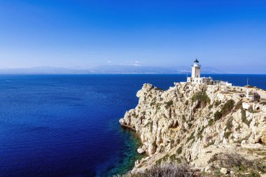 Melagkavi Deniz Feneri, Yunanistan 'ın doğusundaki Corinth Körfezi' ne bakan bir burunda Cape Ireon Light olarak da bilinir. Deniz manzarası parlak, Cape Melagavi.