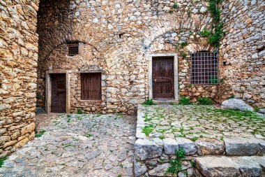 Yunanistan 'ın Nafplion kentindeki Palamidi kalesinin içi. Palamidi, Acronauplia 'nın doğusunda, Nafplio kasabasında bir kaledir. Kale Venedikliler tarafından inşa edildi..