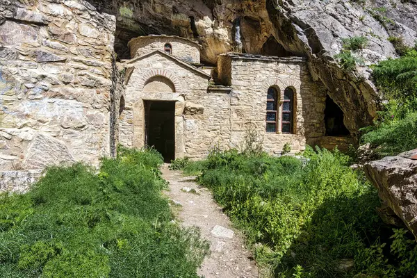 stock image At Davelis cave church on mountain Penteli in Attica, Greece. Located on Mount Penteli in Attica, Greece, there is a cave church.