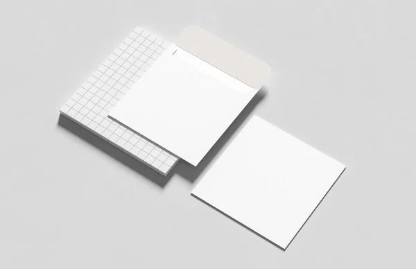 白い背景に隔離された正方形の封筒と招待状モックアップ 3Dイラスト — ストック写真