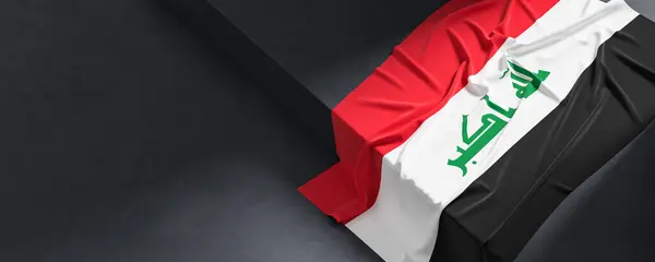 Iraks Flagga Tyg Texturerad Irak Flagga Isolerad Mörk Bakgrund Illustration Stockbild
