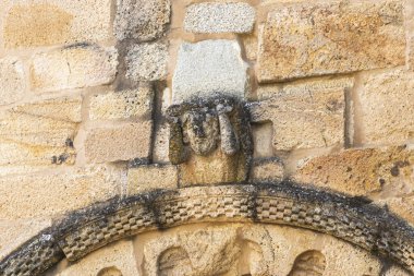 Balcon de la Reina (Kraliçe 'nin Balkonu), Carracedelo' daki Aziz Mary Manastırı, El Bierzo, İspanya