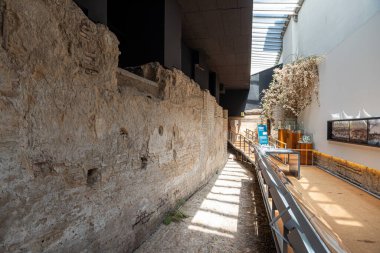 Sevilla, İspanya. Castillo de San Jorge 'nin (Aziz George Kalesi) yeraltı harabelerinin içinde, İspanyol Engizisyonu' nun merkezi