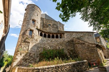 Necec, Fransa. Necec 'teki Maison du Gouverneur (Valinin Evi veya Malikânesi), Aveyron departmanında ortaçağ binaları olan güzel bir köy.