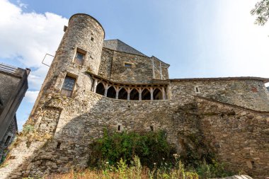 Necec, Fransa. Necec 'teki Maison du Gouverneur (Valinin Evi veya Malikânesi), Aveyron departmanında ortaçağ binaları olan güzel bir köy.