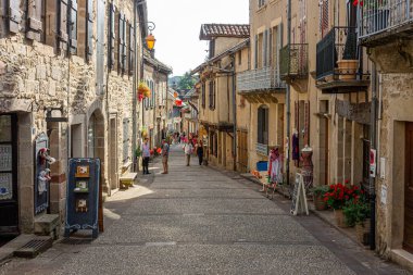 Necec, Fransa. Aveyron Bölümü 'nde güzel bir köy. Ortaçağ tarihi binaları, mimarisi ve kısmen yıkılmış bir şatosu var.
