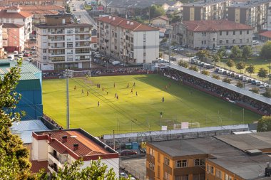 Laredo, İspanya. Laredo 'nun San Lorenzo futbol stadyumunun manzarası.