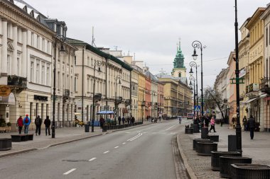 Varşova, Polonya. Nowy Swiat (Yeni Dünya Caddesi), Varşova 'nın ana tarihi caddelerinden biri.