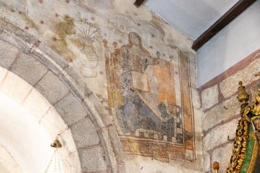 Bir Ponte Ulla, İspanya. Santa Maria Magdalena Kilisesi 'nin içindeki Kutsal Bakire Meryem' e Bildiri 'nin duvar resmi.