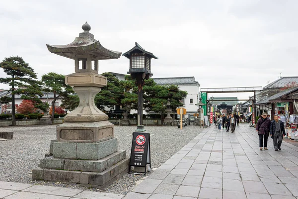 Nagano, Japonya. Japon Budist tapınağı Zenko-ji 'nin arazisi.
