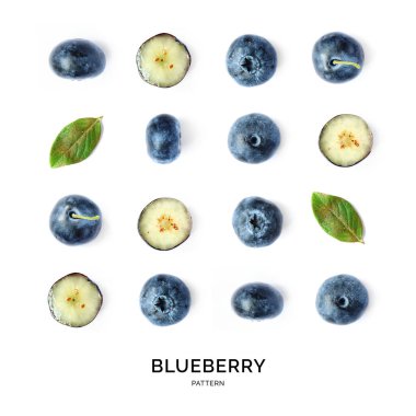 Yabanmersininden yapılmış yaratıcı bir düzen. Düz yatıyordu. Yemek konsepti. Makro kavramı.