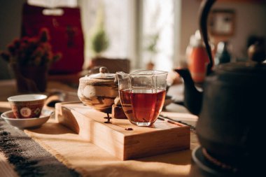 Geleneksel Çin Çayı Sabit Hayat, Asya Çayı Klasik Kettle İçkisi