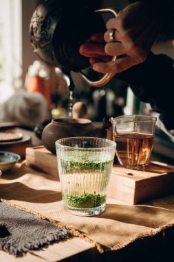 Buharı tüten Yeşil Çay Seti