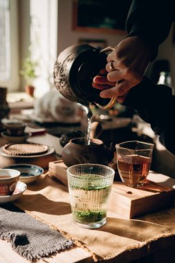 Buharı tüten Yeşil Çay Seti