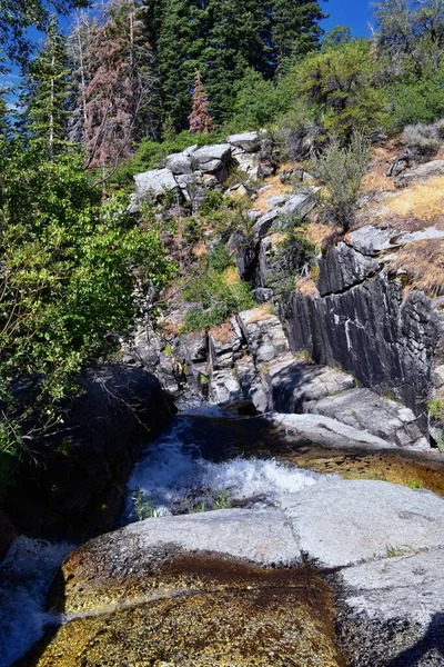 Horsetail Falls Cascata Pelas Falésias Lone Peak Wilderness Longo Wasatch — Fotografia de Stock