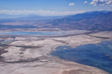 Büyük Salt Lake, göl manzarası ve çevre manzarası. Salt Lake Şehri, Utah, Amerika.