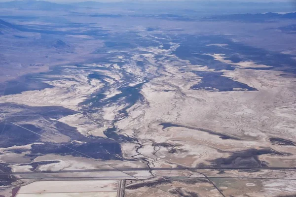 Saltlägenheter Utah Flygfoto Saltlägenheter Landskap Blue Sky Och Snövit Saltjord — Stockfoto