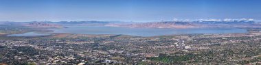 Kyhv Peak Utah Vadisi manzarası, geçenlerde Y Dağı tarafından yeniden adlandırıldı, Timpanogos Dağı Wasatch Sıradağları. Amerika. 